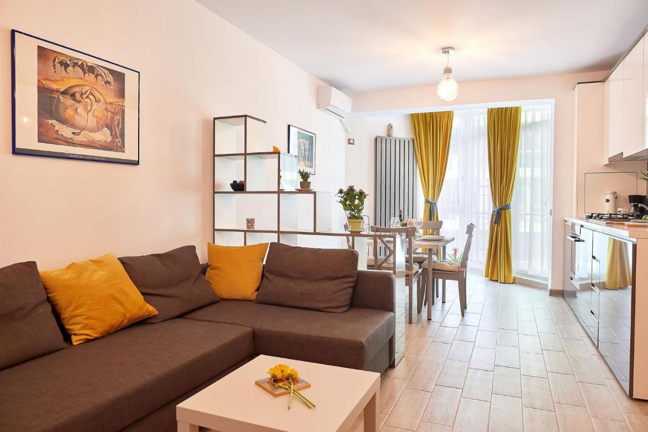 Submarine Apartment Spa N Pool Beach Resort Năvodari المظهر الخارجي الصورة