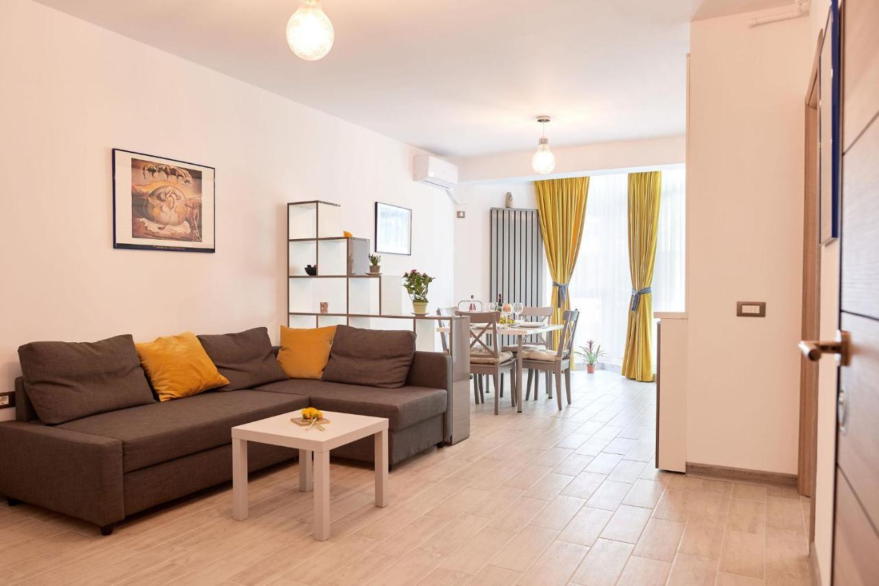 Submarine Apartment Spa N Pool Beach Resort Năvodari المظهر الخارجي الصورة