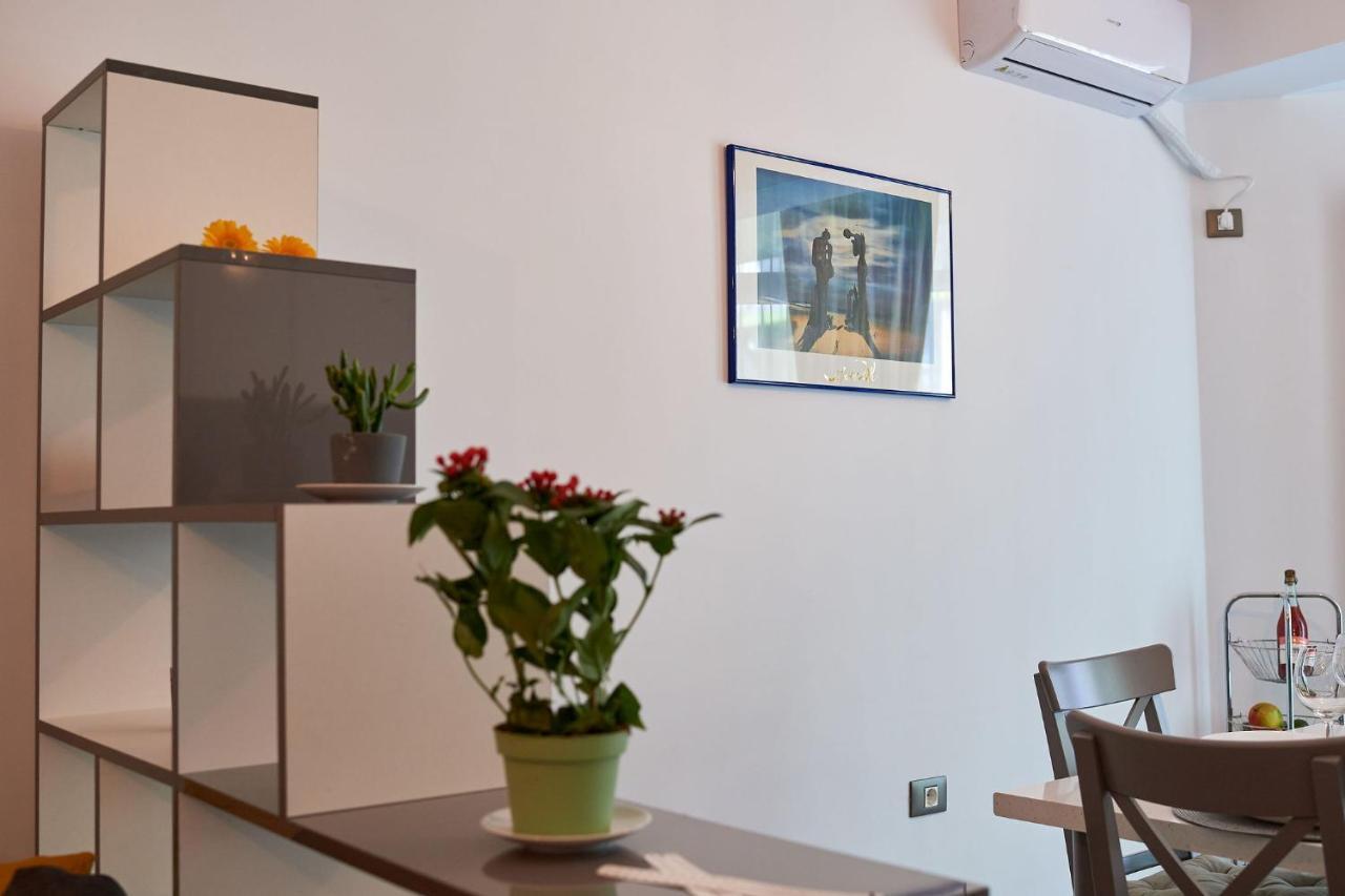 Submarine Apartment Spa N Pool Beach Resort Năvodari المظهر الخارجي الصورة